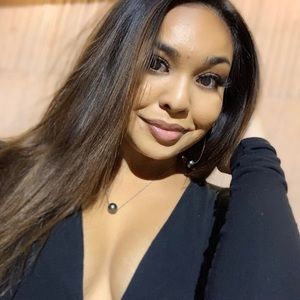 Meet your Posher, Mahealani